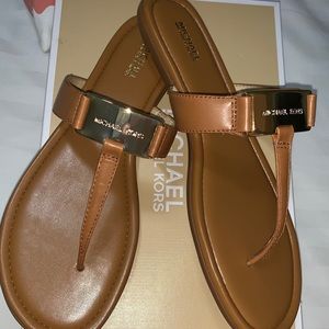 Brand NEW!! MICHAEL Michael Kors Thong Sandal